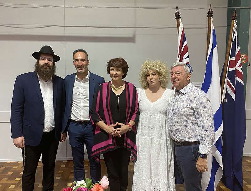 Rabbi Asher Goodman, Alex Ryvchin, Fiona Simpson MP, Carine Rozem MC and Paul Myers (Vice President of the QJBD)